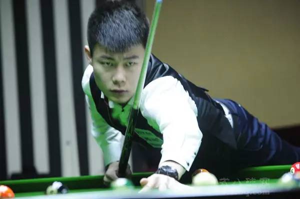 行手球扑救 行手球扑救